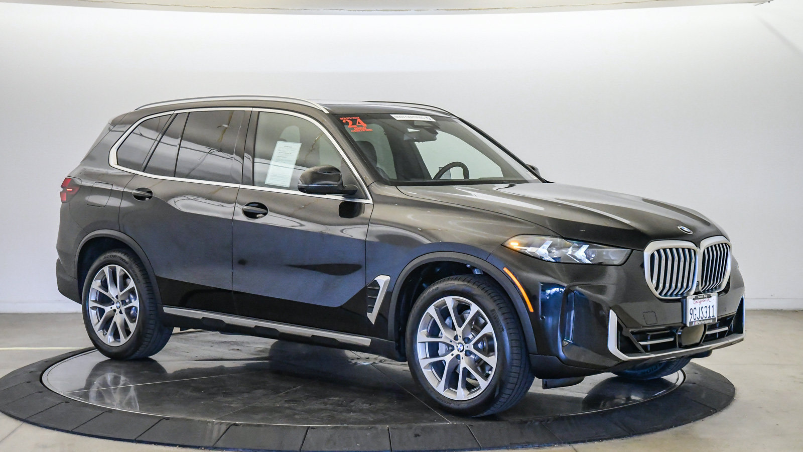 Certified 2024 BMW X5 sDrive40i w/ Parking Assistance Package RWD image 6