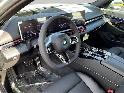 New 2026 BMW 550e xDrive AWD/4WD image 17