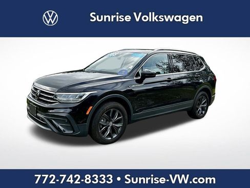 Used 2023 Volkswagen Tiguan SE image 1