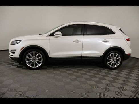 Used 2019 Lincoln MKC Reserve w/ MKC Technology Package FWD image 2