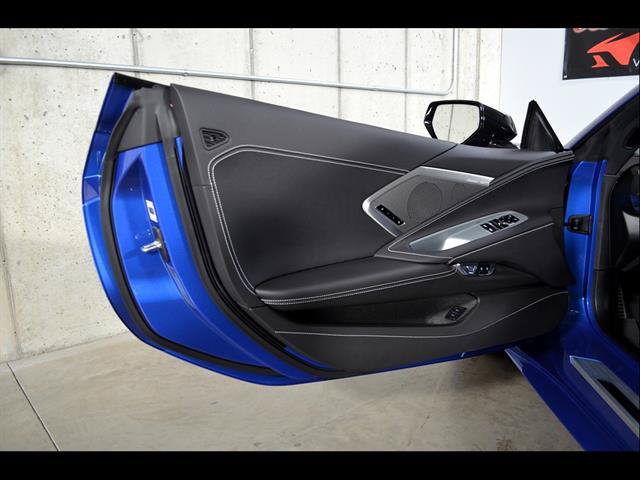 Used 2023 Chevrolet Corvette Stingray Preferred Cpe w/ Body-Color Dual Roof Package RWD image 9
