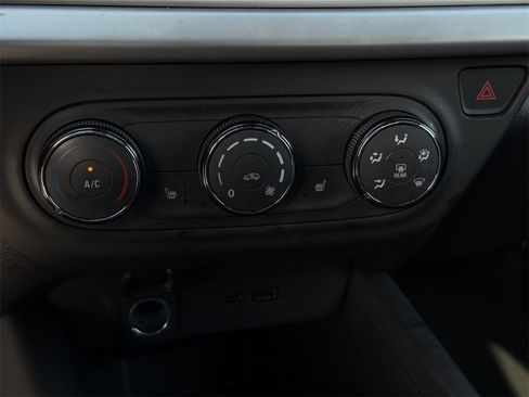 Certified 2024 Chevrolet Trax RS w/ Driver Confidence Package image 20