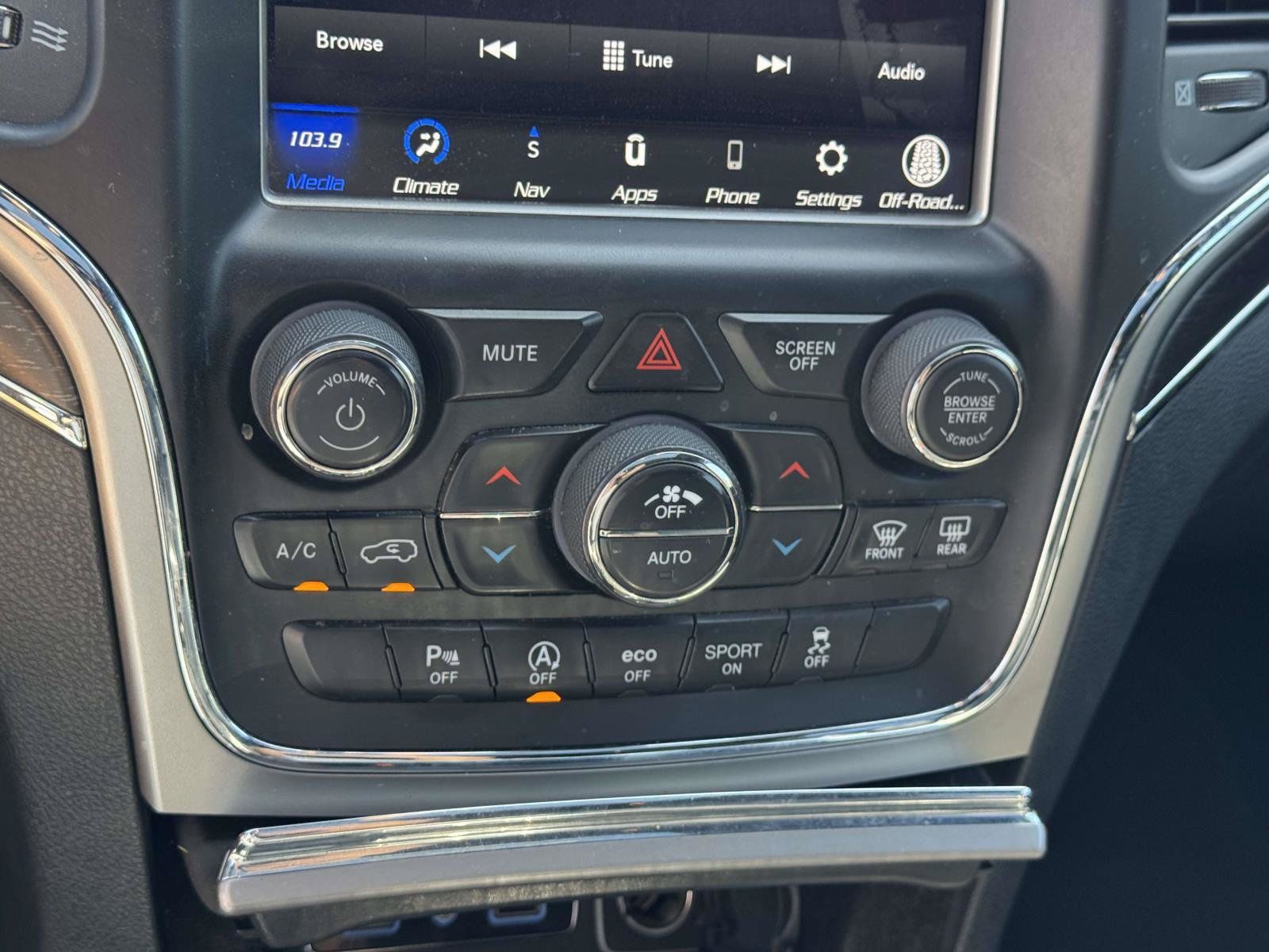 Used 2018 Jeep Grand Cherokee Limited w/ Luxury Group II AWD/4WD image 26
