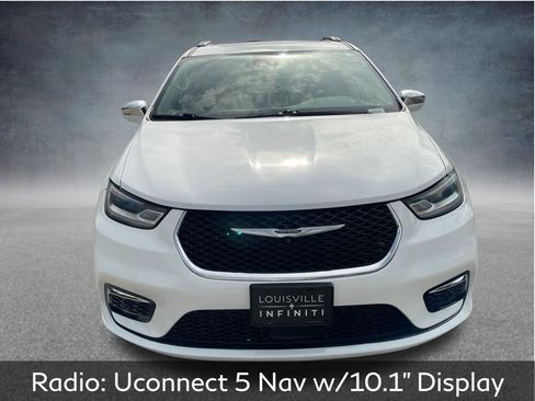 Used 2022 Chrysler Pacifica Limited FWD image 3