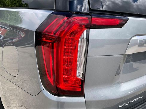 Used 2023 GMC Yukon XL Denali image 29