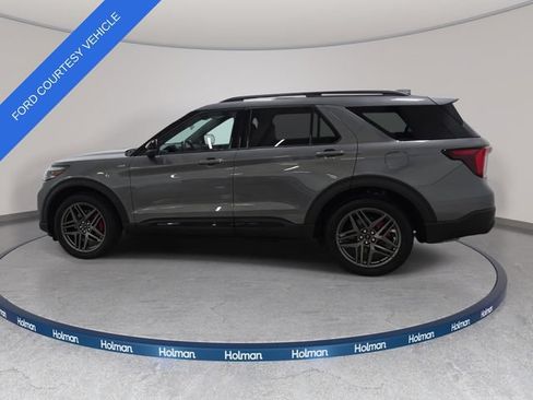 Used 2026 Ford Explorer ST-Line w/ ST-Line Street Pack AWD/4WD image 9