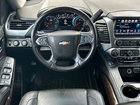 Used 2017 Chevrolet Suburban LT image 15