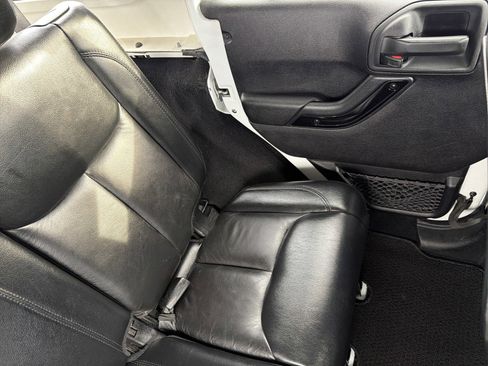 Used 2014 Jeep Wrangler Unlimited Sahara w/ Dual Top Group image 14