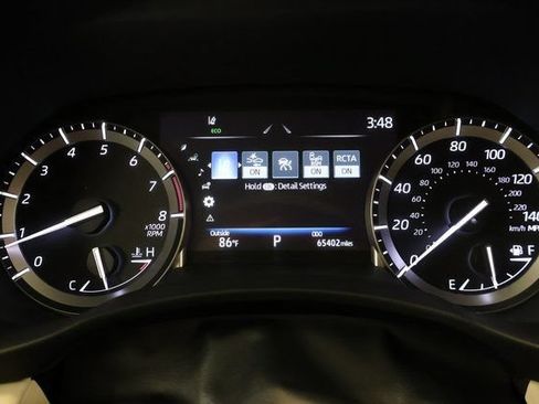 Used 2022 Toyota Highlander XLE AWD/4WD image 18