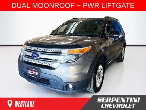 Used 2013 Ford Explorer XLT image 1