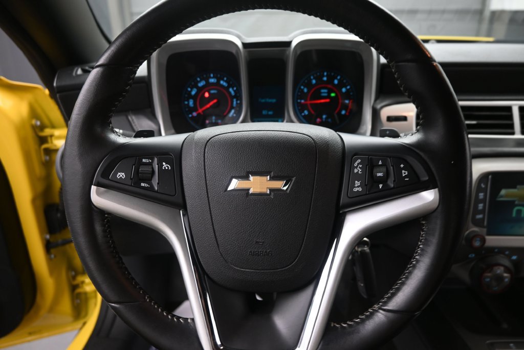 Used 2015 Chevrolet Camaro LT RWD image 27