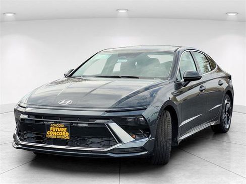 New 2026 Hyundai Sonata SEL image 2