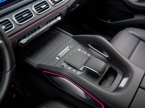 Used 2025 Mercedes-Benz GLE 450 4MATIC image 11