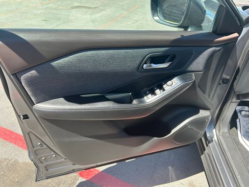 Used 2023 Nissan Rogue SV AWD/4WD image 10