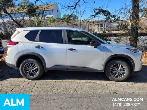 Used 2024 Nissan Rogue S image 5