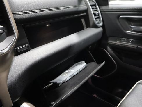 Used 2019 RAM 1500 Laramie AWD/4WD image 29