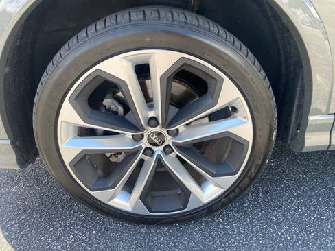 Used 2021 Audi Q3 2.0T Premium Plus w/ Premium Plus Package AWD/4WD image 7