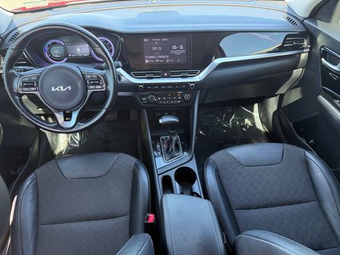 Used 2022 Kia Niro LXS FWD image 25