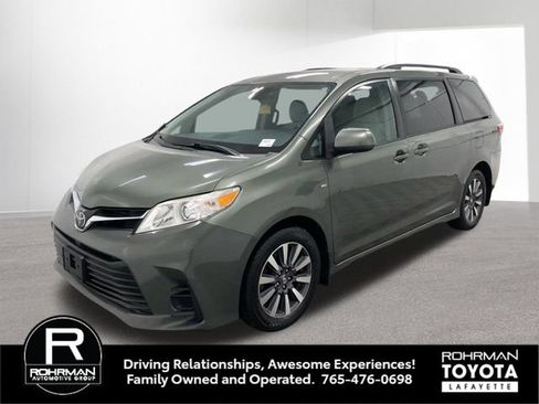 Used 2018 Toyota Sienna LE AWD/4WD image 2