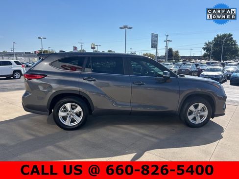 Used 2023 Toyota Highlander LE image 4