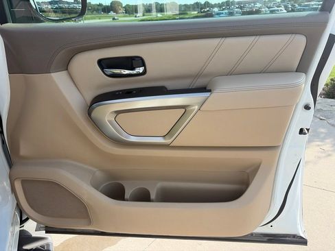 Used 2015 Nissan Armada SL AWD/4WD image 24