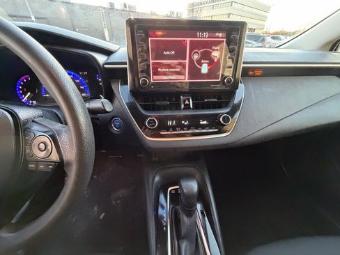 Used 2021 Toyota Corolla LE image 17