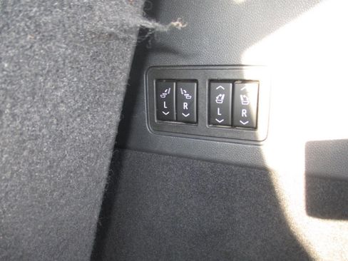 Used 2021 Cadillac XT6 Premium Luxury image 15