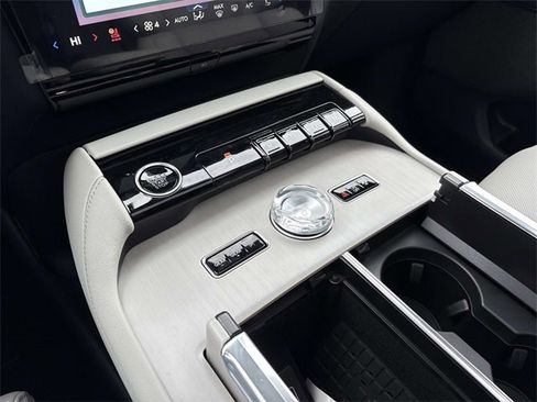 New 2025 Lincoln Navigator L Reserve image 29