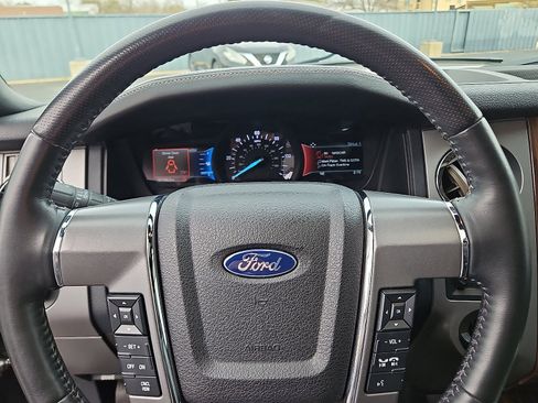 Used 2015 Ford Expedition Platinum image 13