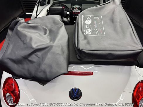 Used 2010 Volkswagen Beetle Convertible image 26