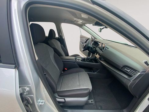 Used 2023 Nissan Rogue SV AWD/4WD image 10