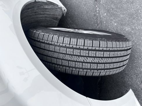 Used 2017 Dodge Grand Caravan SE w/ UConnect Hands-Free Group image 20