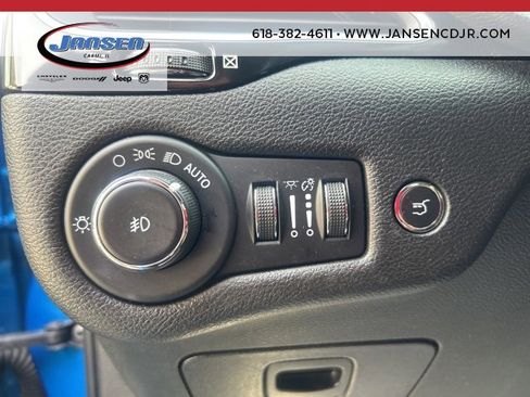 Used 2023 Jeep Cherokee Altitude Lux image 12
