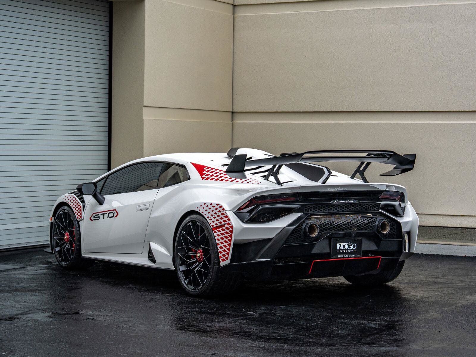Used 2022 Lamborghini Huracan STO RWD image 6