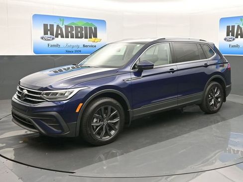 Used 2022 Volkswagen Tiguan SE image 1