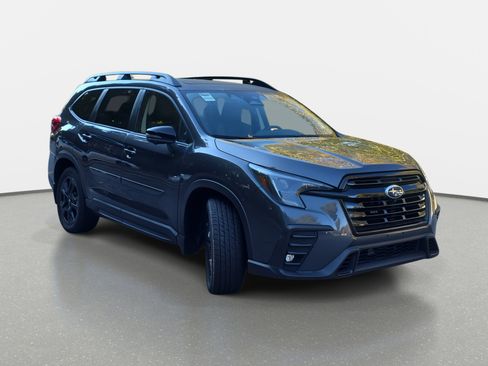 Used 2023 Subaru Ascent Onyx Edition Limited image 3