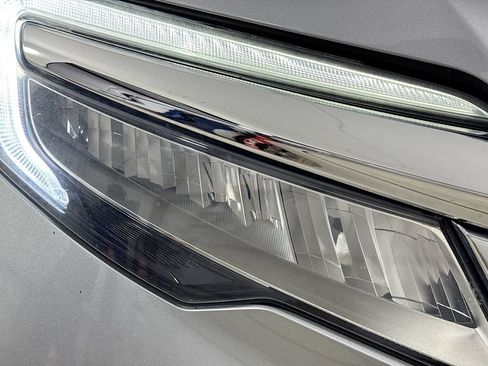 Used 2019 Honda Pilot Touring image 40