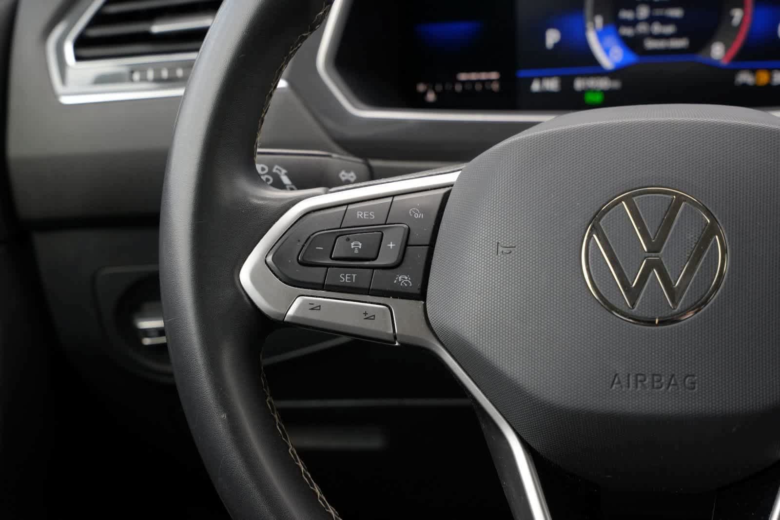 Used 2022 Volkswagen Tiguan SE AWD/4WD image 10