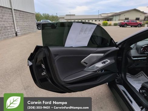 Used 2021 Chevrolet Corvette Stingray Premium Cpe w/ Z51 Performance Package RWD image 10