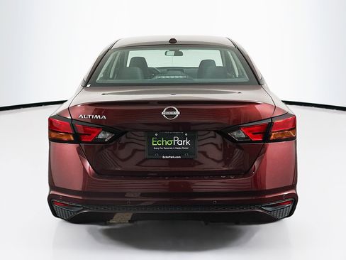 Used 2025 Nissan Altima 2.5 SV image 7