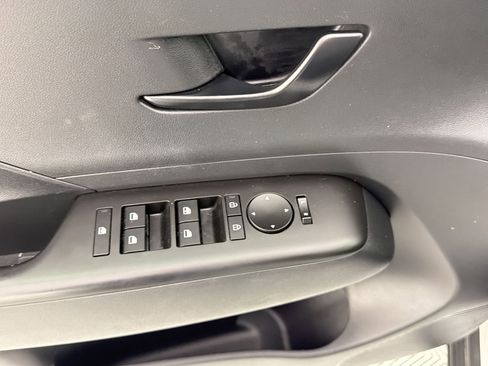 Used 2025 Hyundai Kona SEL image 21