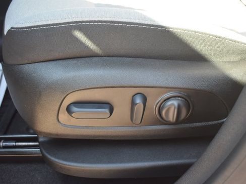 Used 2024 Chevrolet Equinox LT FWD image 14