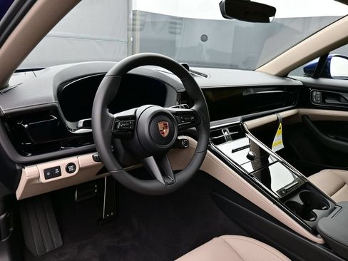 Certified 2026 Porsche Panamera 4 AWD/4WD image 4