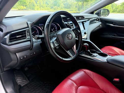 Used 2018 Toyota Camry SE w/ Convenience Package FWD image 22