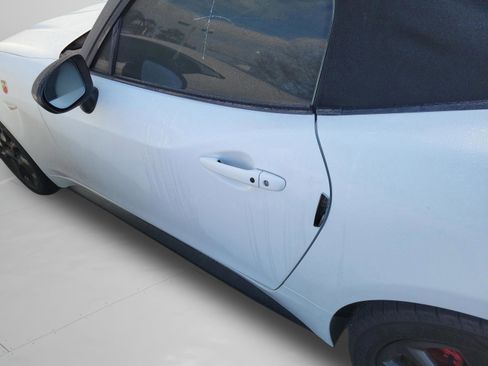 Used 2017 FIAT 124 Spider Abarth image 18