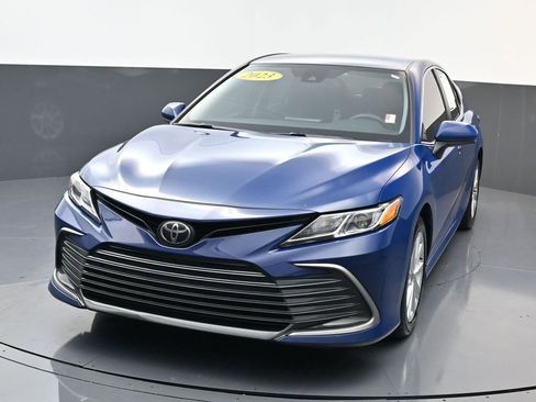 Used 2023 Toyota Camry LE image 10