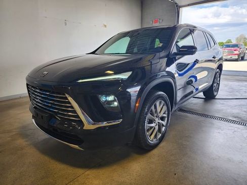 Certified 2025 Buick Enclave Preferred AWD/4WD image 8