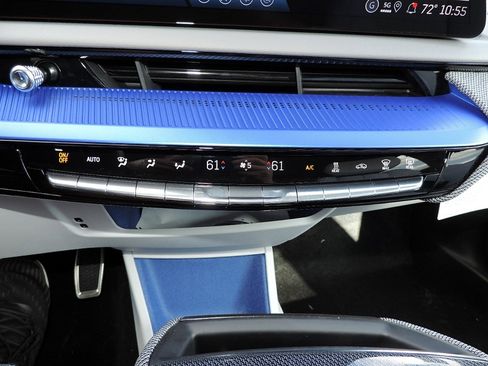 New 2026 Cadillac Optiq Luxury 2 image 19