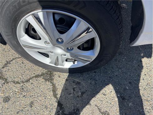 Used 2007 Toyota Corolla CE image 12