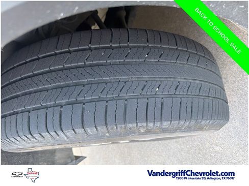 Used 2022 GMC Acadia SLE FWD image 13